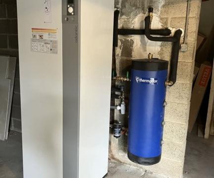 Installation pompe à chaleur hydraulique air/eau à Pacé par EnjoyEnergy