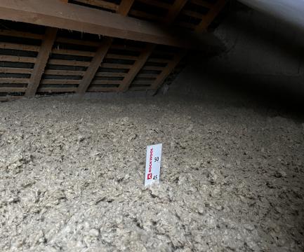 Résultat final après soufflage d’isolant dans les combles perdus – Chantier réalisé par EnjoyHome